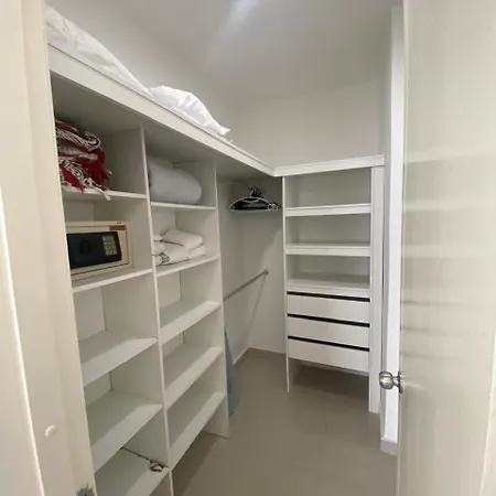 Morros Ultra Frente A La Playa Apartamento